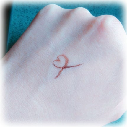 「密着アイライナー」しなやか筆リキッド/デジャヴュ/リキッドアイライナーを使ったクチコミ(2枚目)