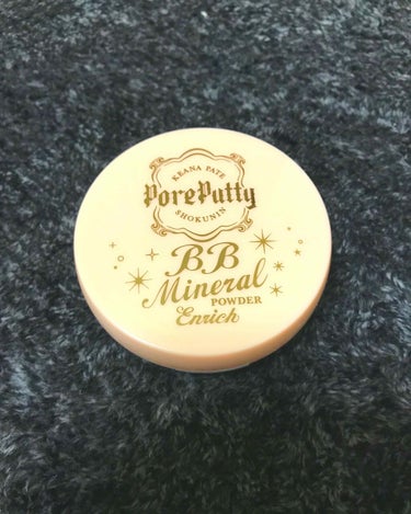 🌸毛穴パテ職人
              Pore Putty🌸
                            ✨BBミネラルパウダー✨

ワンステップでベースメイクが完成！


汚れを防止