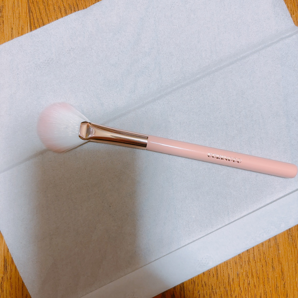 エレガントスウィートピンクブラシ 03 ハイライターブラシ/CORINGCO/メイクブラシを使ったクチコミ（1枚目）