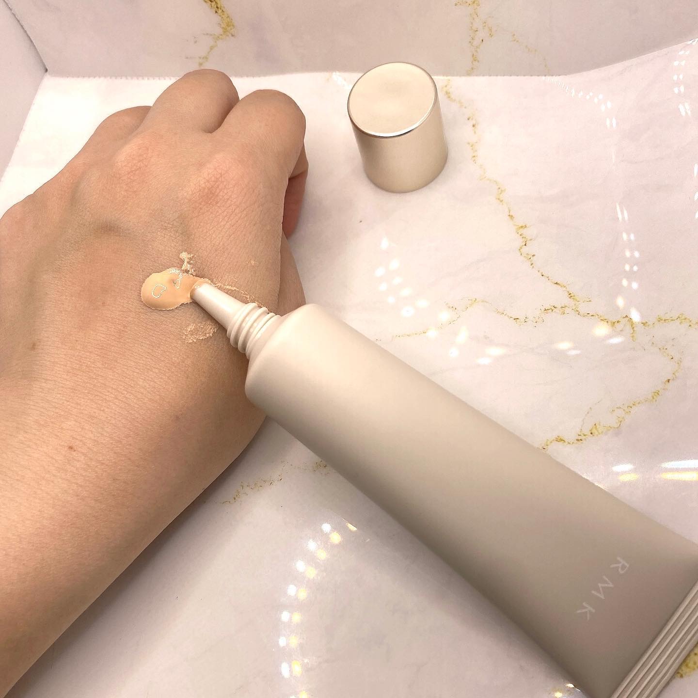 スキンティント 01/RMK/リキッドファンデーションを使ったクチコミ（2枚目）