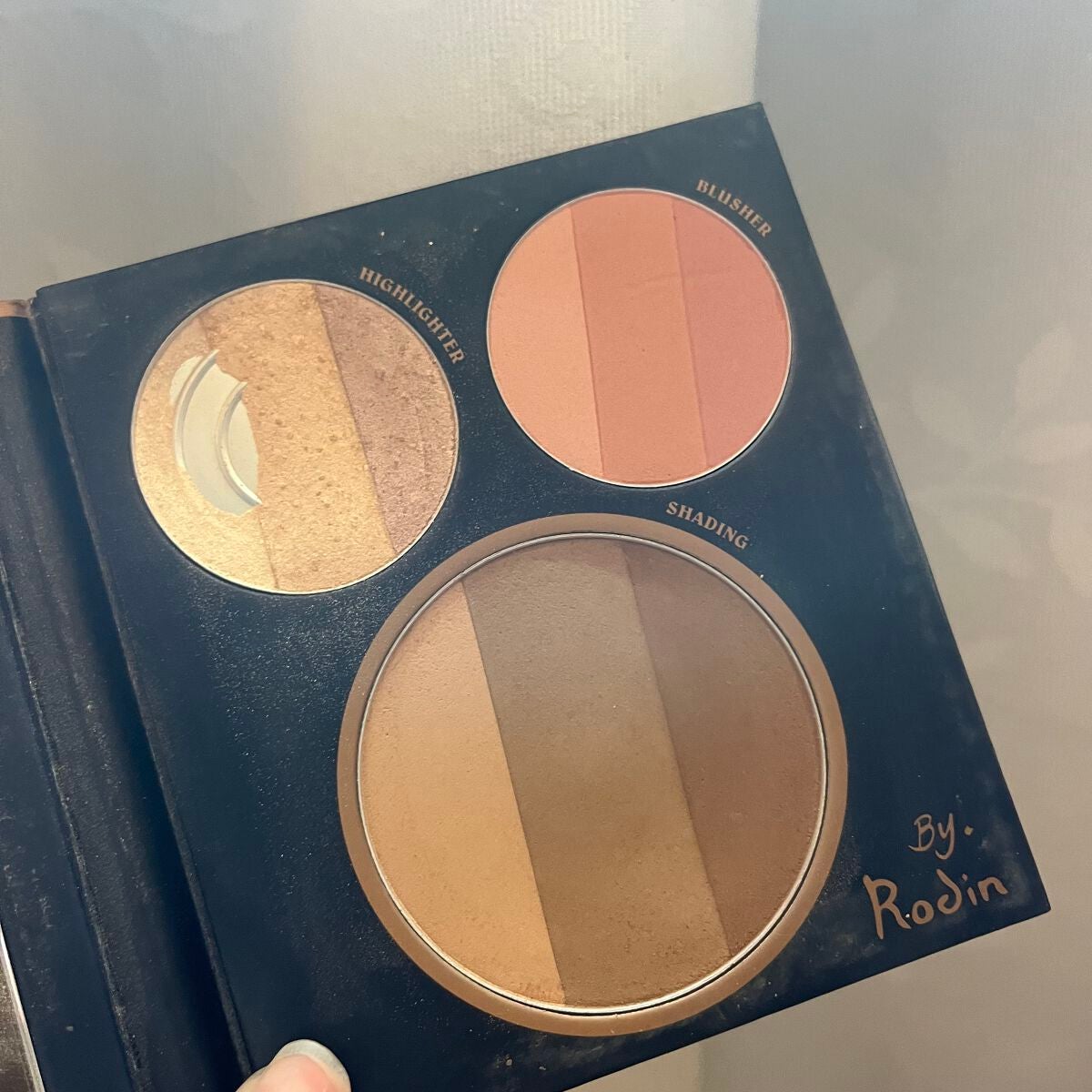 アートクラス バイロダン アーティスティックブック/too cool for school/パウダーアイシャドウを使ったクチコミ(2枚目)