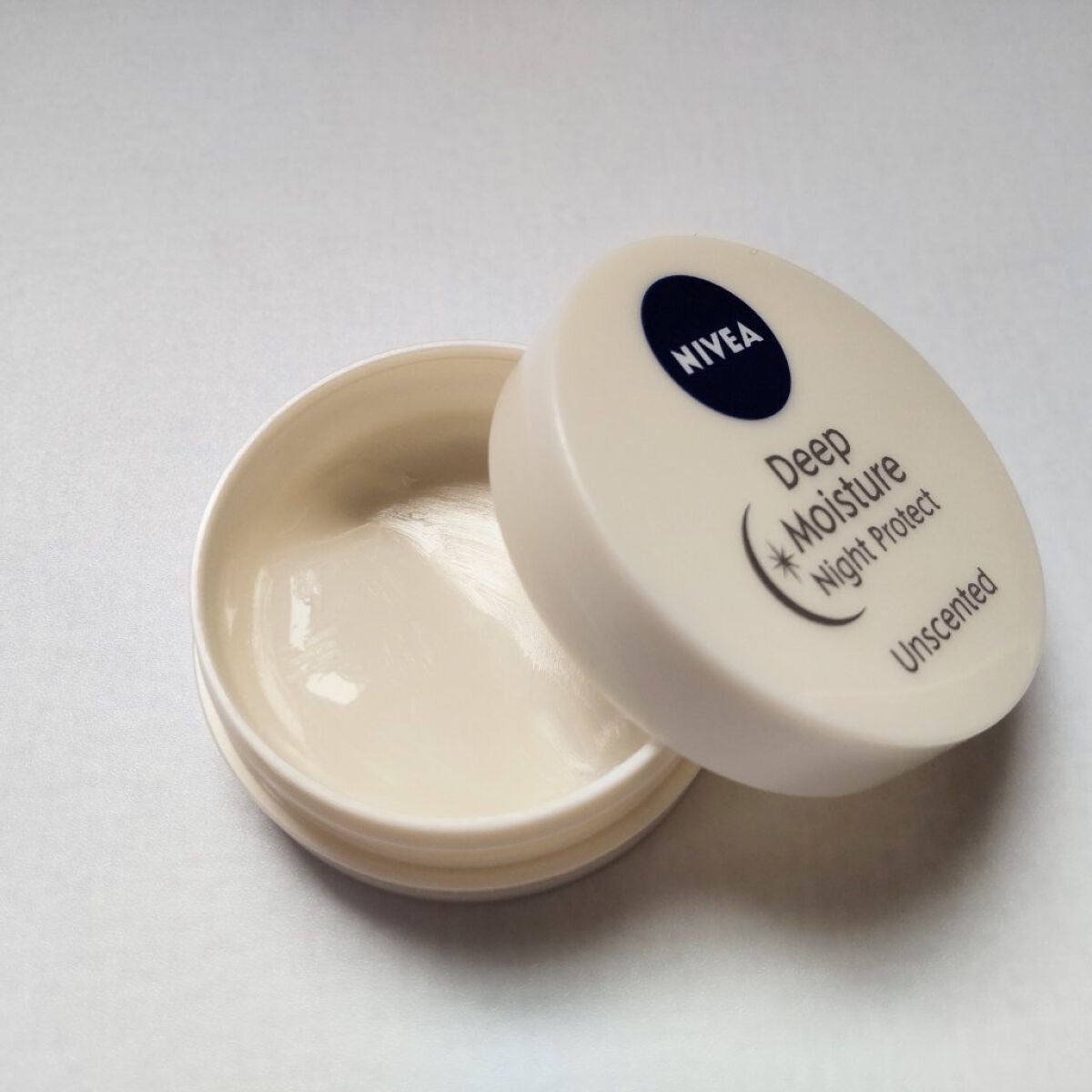 ディープモイスチャーナイトプロテクト 無香料/ニベア/リップマスクを使ったクチコミ(1枚目)