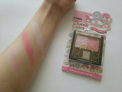 チークカラー サンリオ キャラクターズ/しまむら/パウダーチークを使ったクチコミ(1枚目)