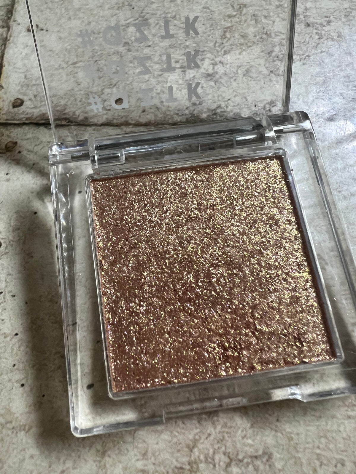 シングルアイシャドウ/aZTK/単色アイシャドウを使ったクチコミ(5枚目)