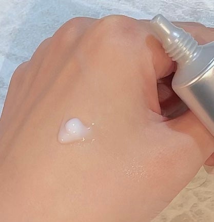 エッセンシャル リアル アイクリーム フォーフェイス/AHC/アイケア・アイクリームを使ったクチコミ(3枚目)