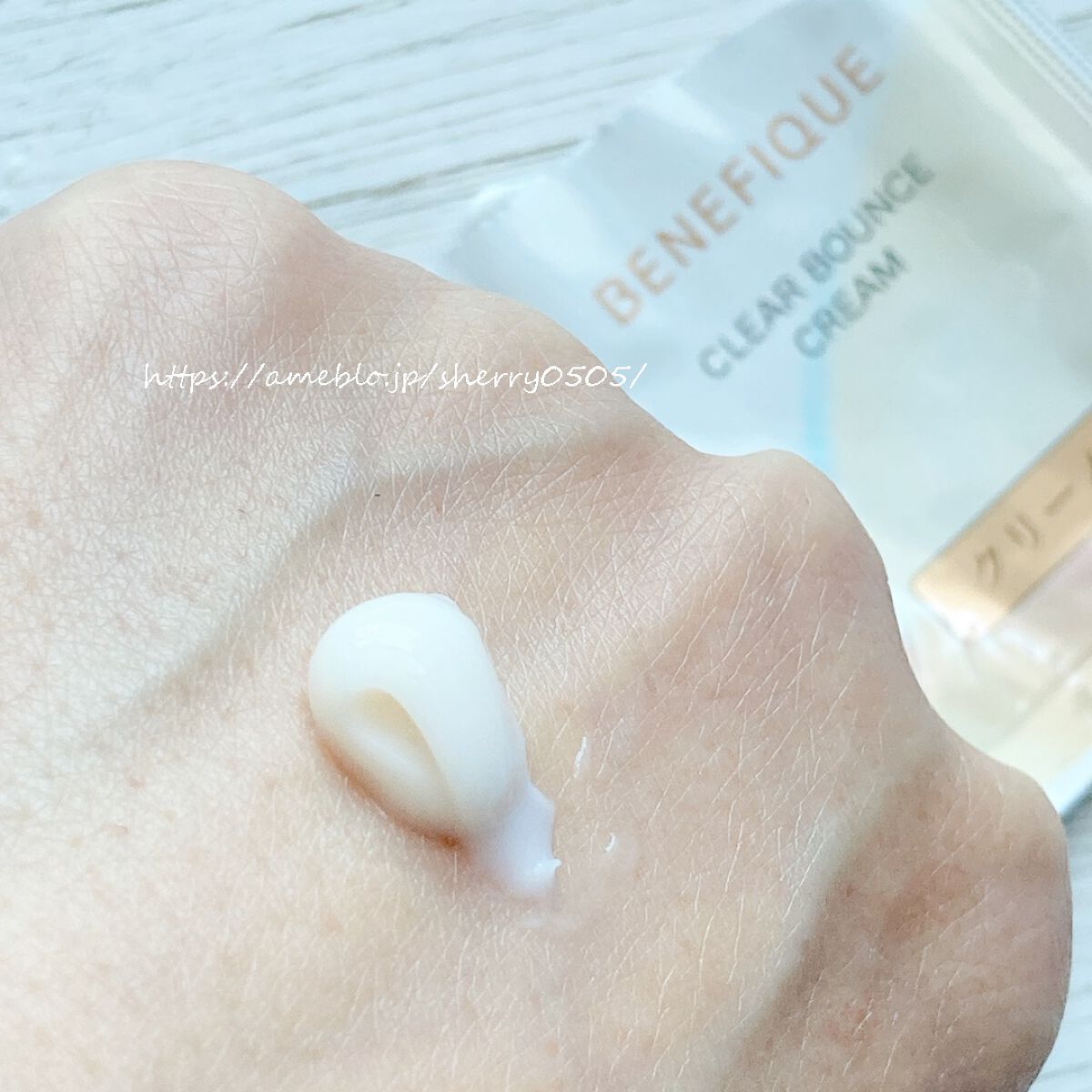 chiyo36 on LIPS 「ハリのなさ・乾燥が気になる私の肌にピッタリなクリーム👇【ベネフ..」(2枚目)