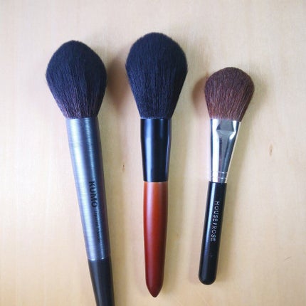 KUMO Tapered Powder Brushのクチコミ「初めてのレビューはブラシにします
ブラシが好き、道具が好きです
テーパードな形のブラシは肌にあ.....」(1枚目)