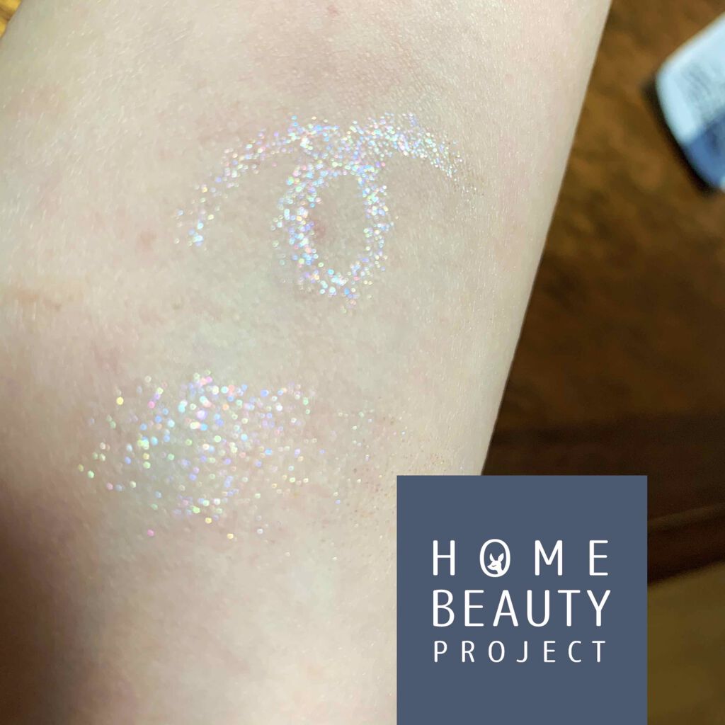 プリティー イージーグリッタースティック/unleashia/グリッターを使ったクチコミ（2枚目）