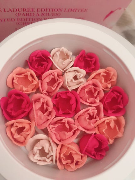 リミテッド エディション ローズ ラデュレ 102/レ・メルヴェイユーズ ラデュレ/パウダーチークを使ったクチコミ(2枚目)