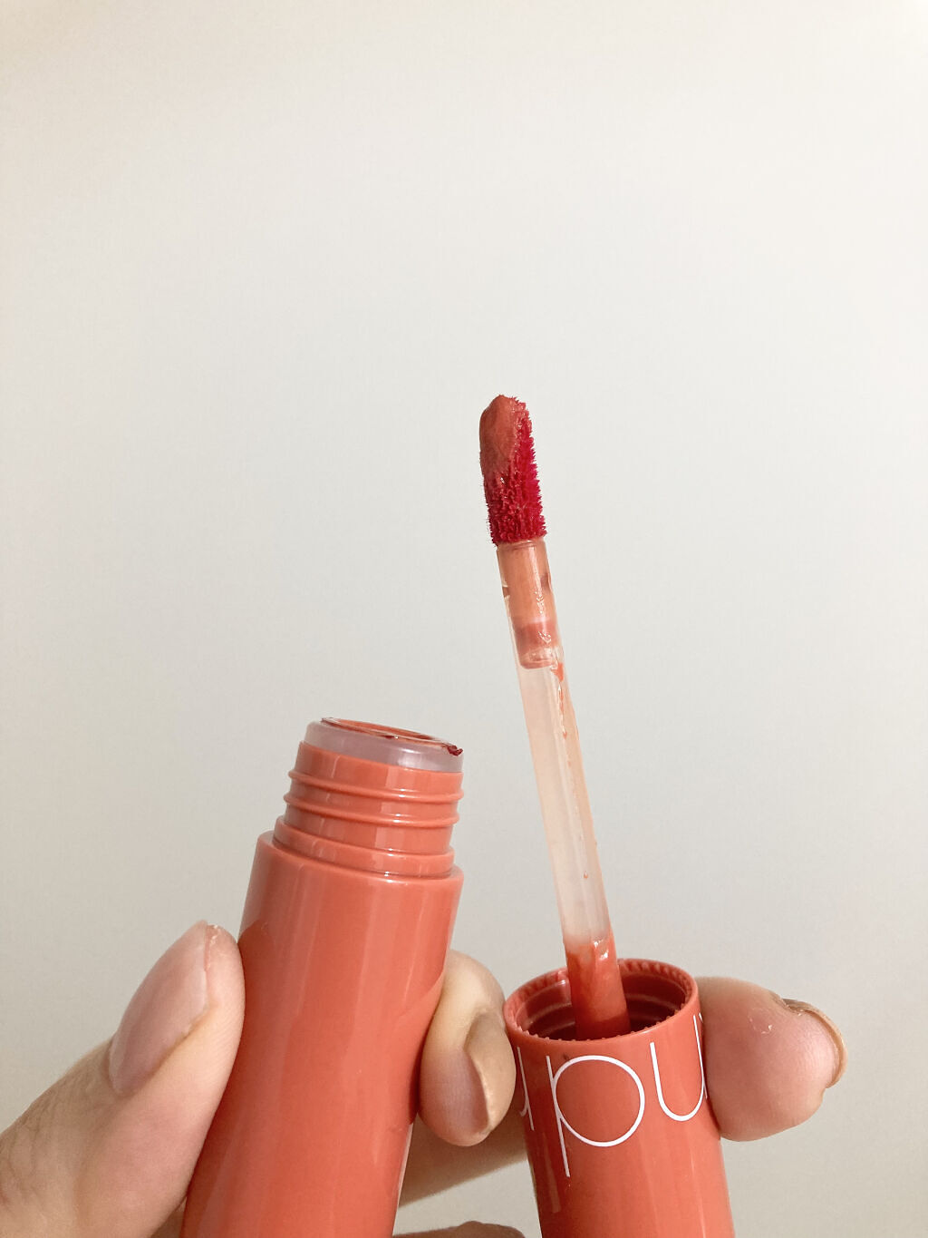 ジューシーラスティングティント/rom&nd/リップティントを使ったクチコミ（3枚目）