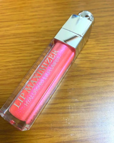 

☆Dior  アディクトリップ  マキシマイザー  010

☆オペラ  リップティント 02 ピンク


私の定番リップ😊

オペラの上からマキシマイザー010のホロを乗せると程よいピンク！！

