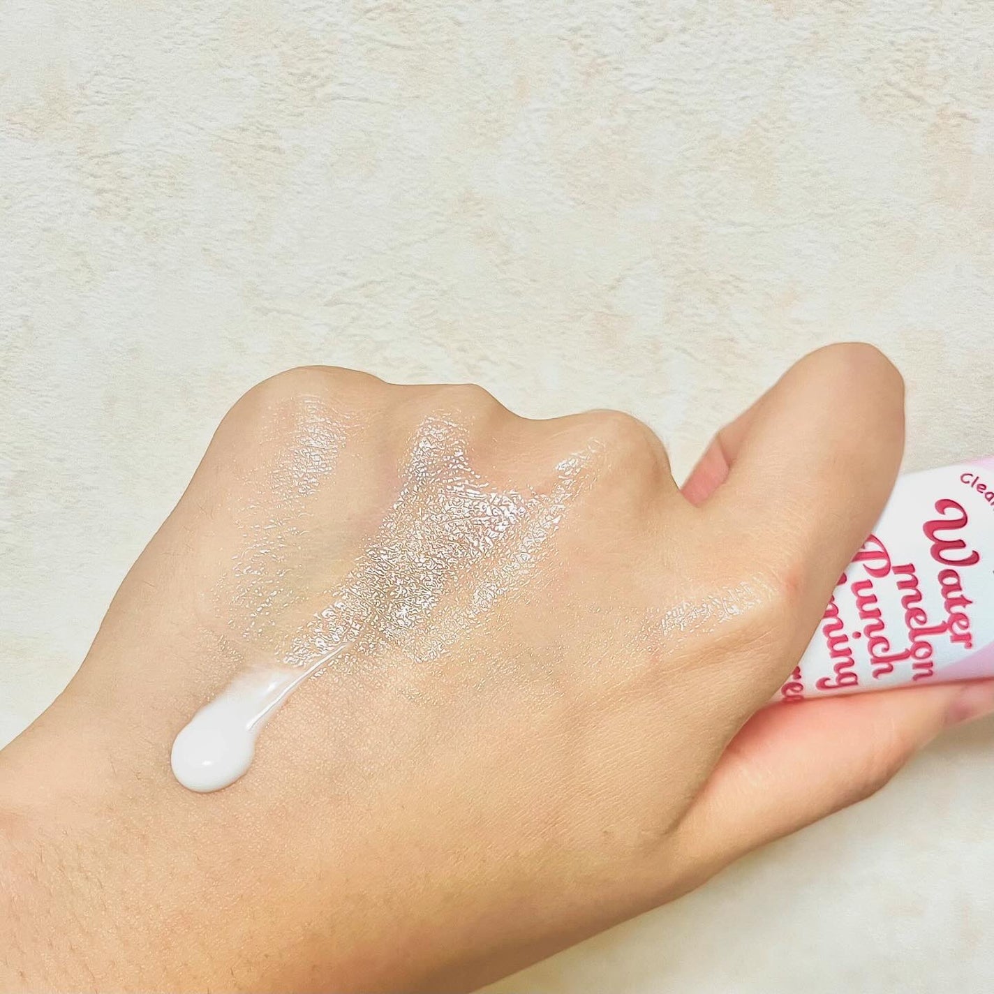 ウォーターメロン パンチ カミング サンスクリーン / スイカサンクリーム / SPF 50+ PA++++  /ビューランチ/日焼け止めクリームを使ったクチコミ(2枚目)