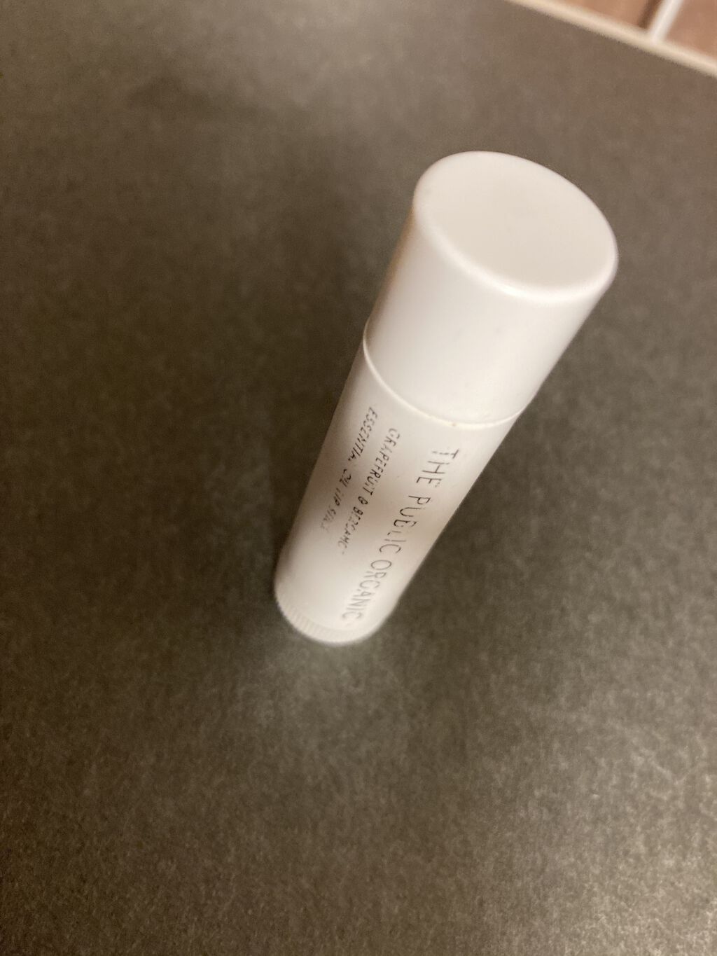 オーガニック認証 精油リップスティック スーパーポジティブ ライズ/THE PUBLIC ORGANIC/リップクリームを使ったクチコミ（1枚目）