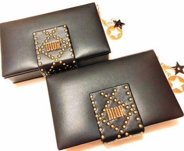 Dior クリスマスコフレ🎄🎀✨
アイパレットとリップパレット🎨 (各8,208円)
星のチャームが可愛い🌟アイシャドウも口紅も使えそうな色ばっかり😊