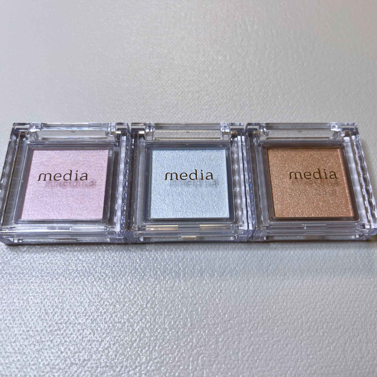 ブライトアップアイシャドウ/media/単色アイシャドウを使ったクチコミ(3枚目)