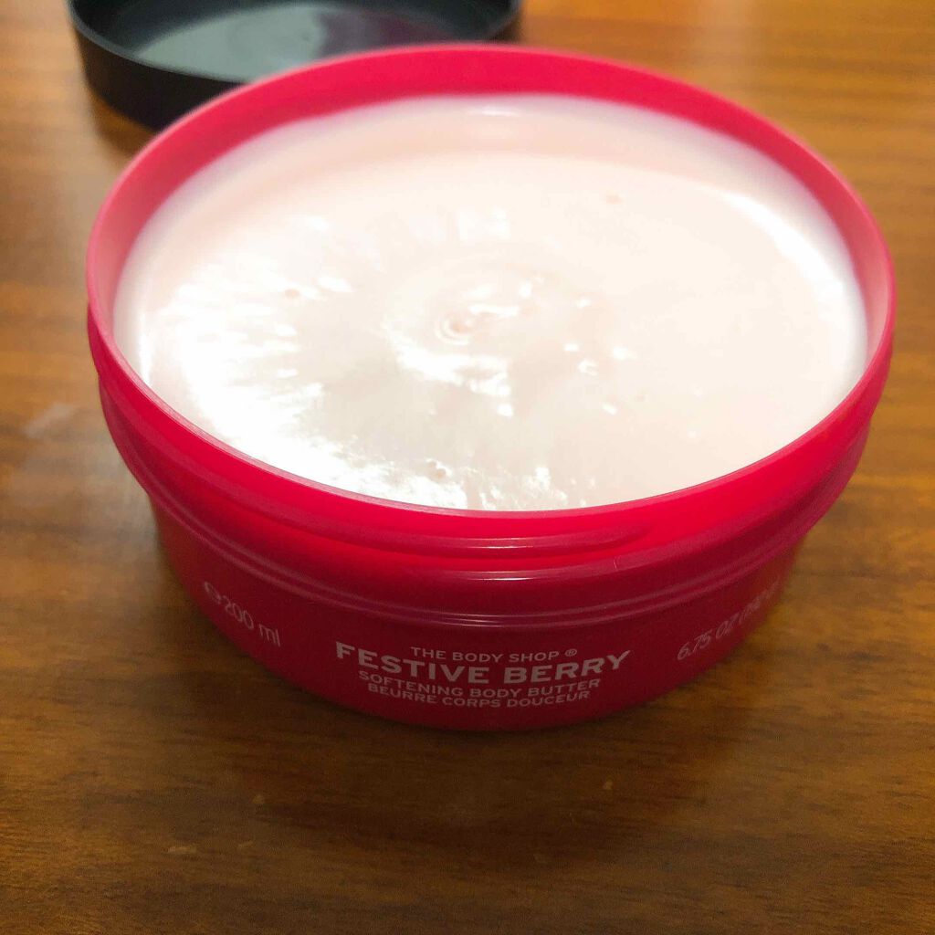 ボディバター フェスティブベリー/THE BODY SHOP/ボディクリームを使ったクチコミ（2枚目）