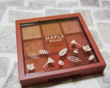 
【ETUDE HOUSE Maple Road】
ETUDE HOUSEのウェブ限定9色アイシャドウ

全体的に秋カラーのレッドブラウン！
個人的には使いようによっては春まで使えそう🎶

レッドブラウ