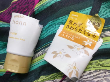 使い切り🍀
ユースキンhana💐
ハンドクリーム ユズ　50g
ハンドクリームは年中使う派
寒い時期は、さらさら系じゃなくてしっとり保湿成分が高いものを
選びます💞
ユースキンは、しっかりすり込んで使います
つけたては、手が白くなってしまうのでよくすり込むのがポイント
また寒くなって手がガサガサになってきたらリピートします✨
の画像 その0