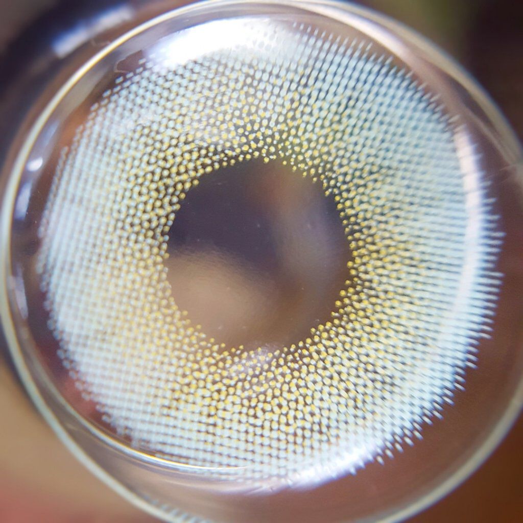 GENISH/株式会社ビューフロンティア/カラーコンタクトレンズを使ったクチコミ（2枚目）