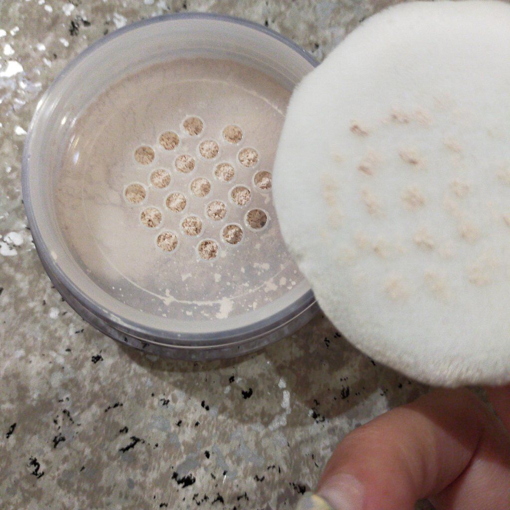 プライバシーUVパウダー50/プライバシー/ルースパウダーを使ったクチコミ（2枚目）