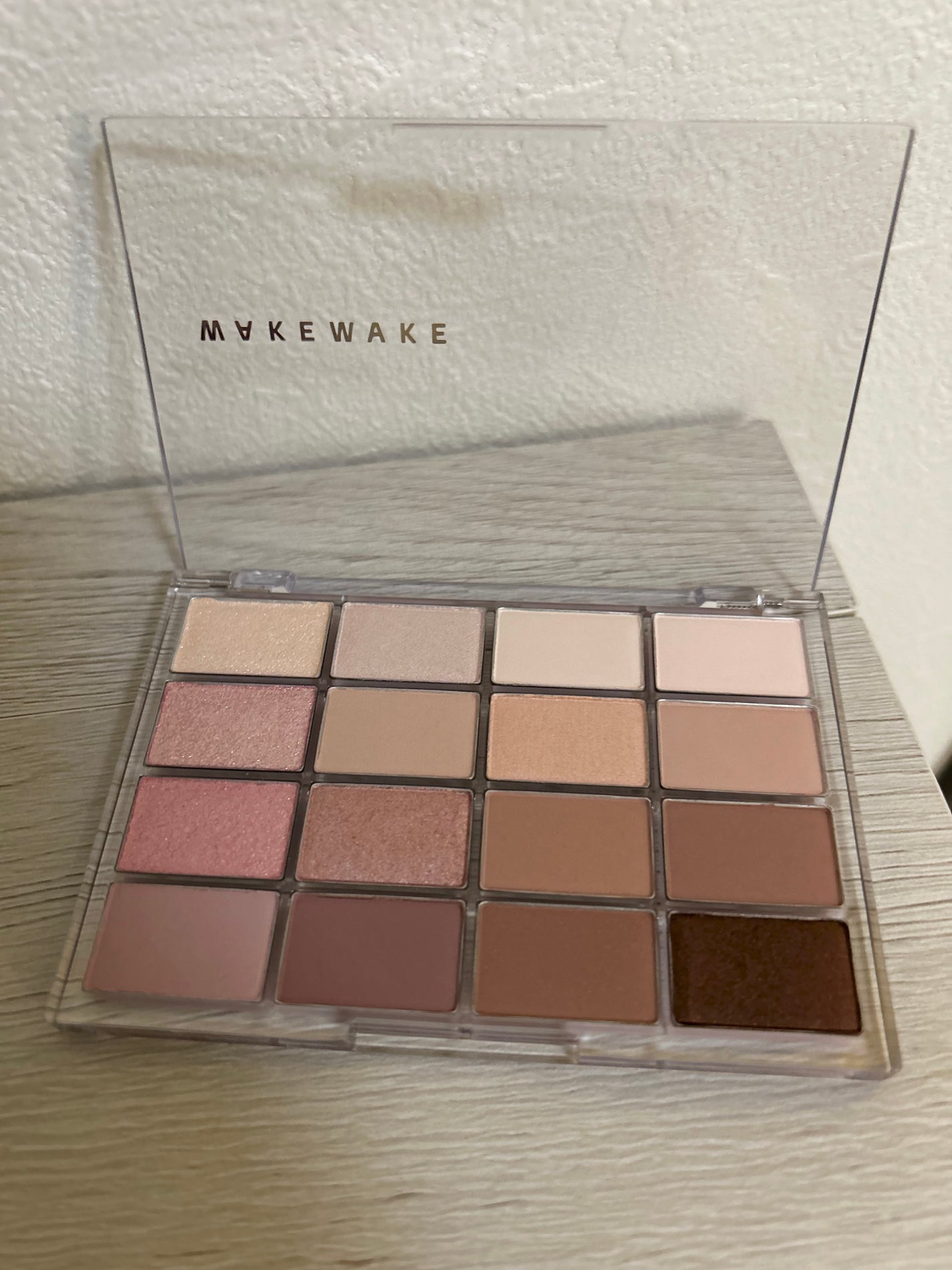 ソフトブラーリングアイパレット/wakemake/アイシャドウパレットを使ったクチコミ(2枚目)