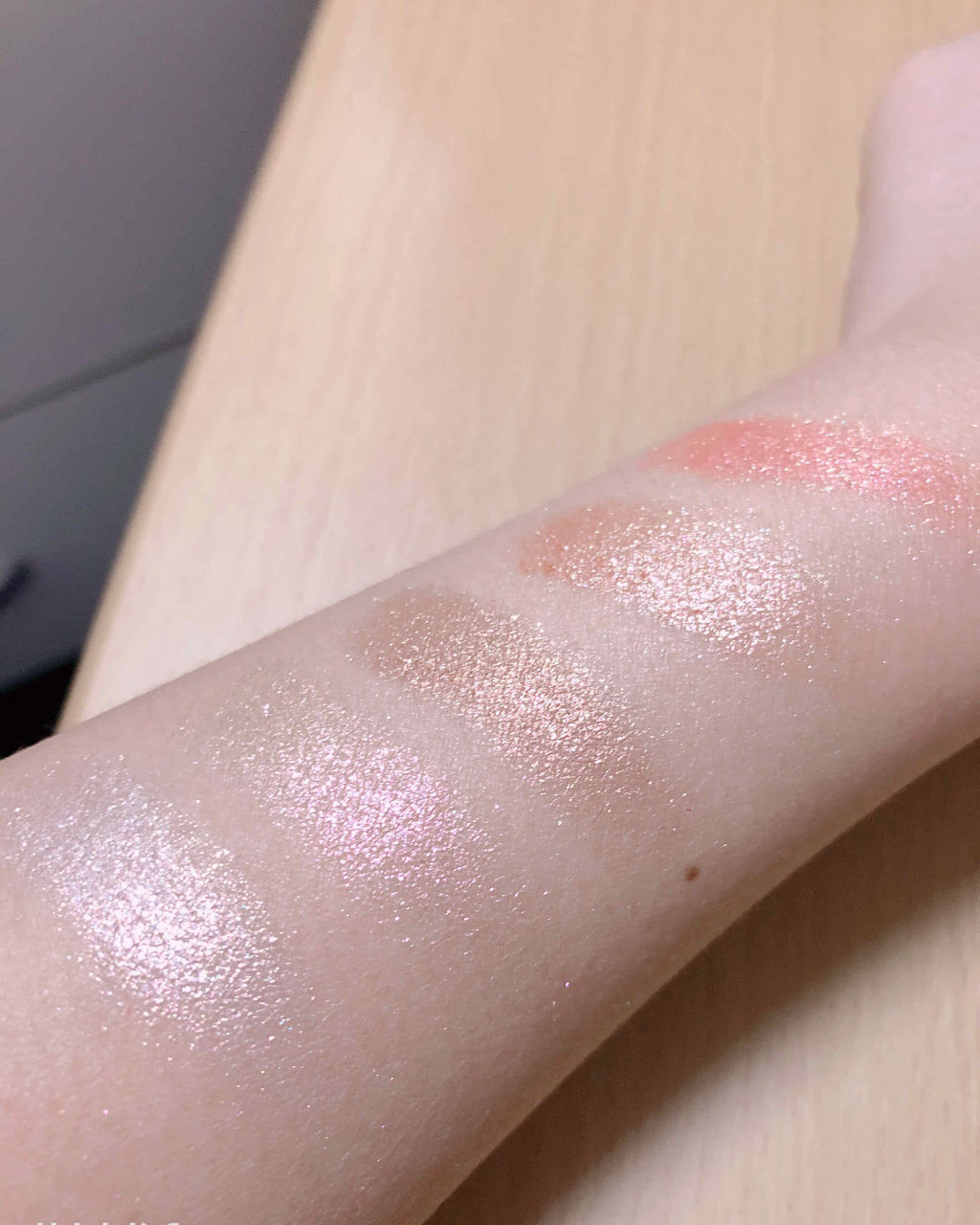 グリッタープリズム シャドウ/MISSHA/グリッターを使ったクチコミ（2枚目）