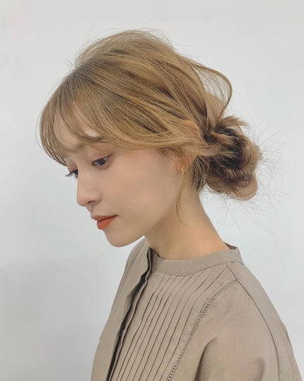 HARUNA on LIPS 「.ラフなヘアアレンジ⛄️.ゆるっと低めにシニオン✨✨..#ヘア..」(1枚目)