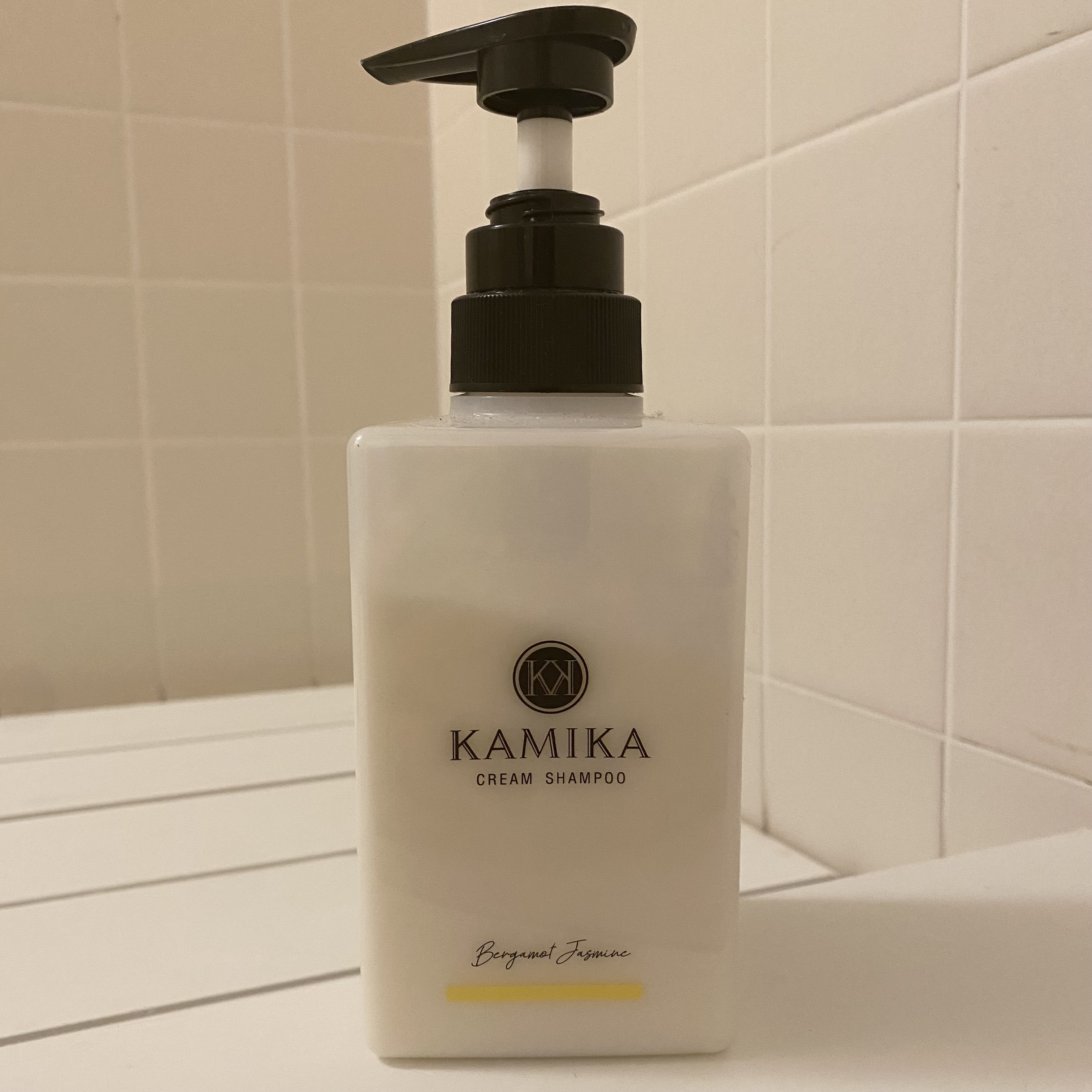 KAMIKA KAMIKA ベルガモットジャスミンの香りのクチコミ「
泡立たないクリームシャンプー
体温でとろける濃密クリーム
KAMIKA をお試しさせていただ.....」（3枚目）