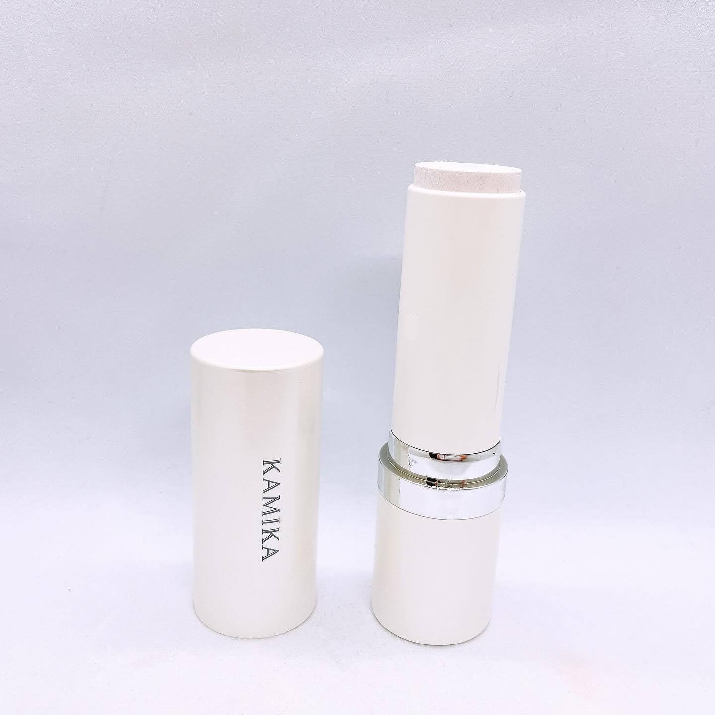 シルキースティックファンデーション ホワイト/KAMIKA/その他ファンデーションを使ったクチコミ（2枚目）