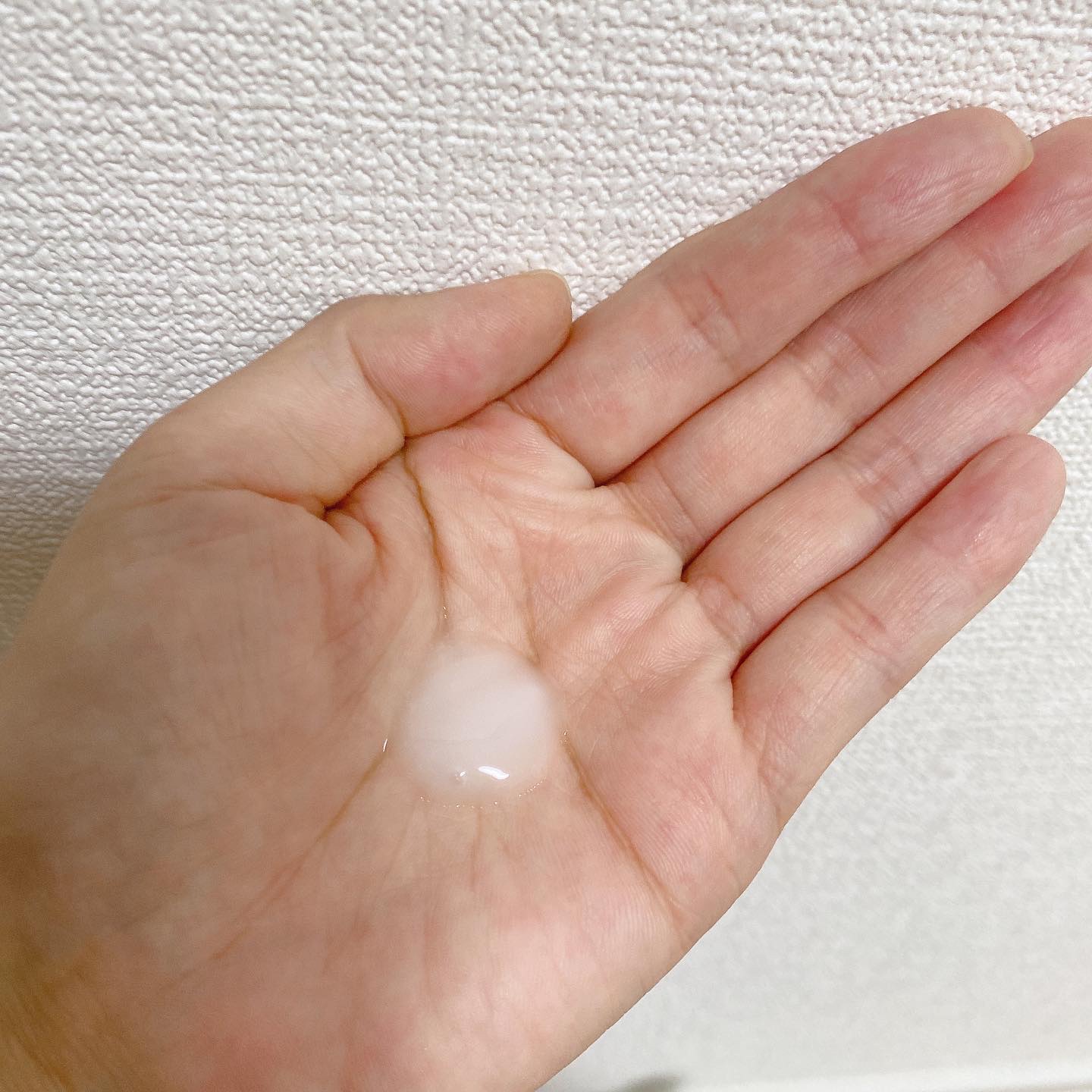 ミラクルズ うるおいブーストミルクウォーターセラム/パンテーン/アウトバストリートメントを使ったクチコミ（2枚目）