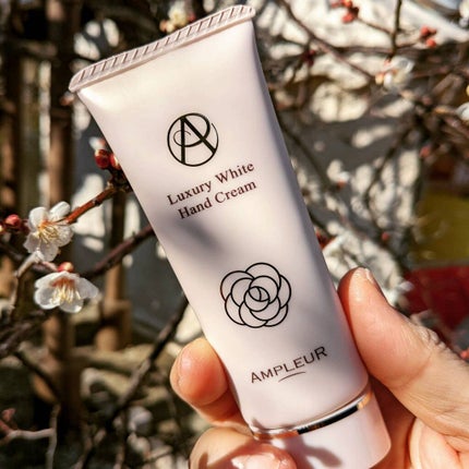 ラグジュアリーホワイト ハンドクリーム/アンプルール/ハンドクリームを使ったクチコミ(1枚目)