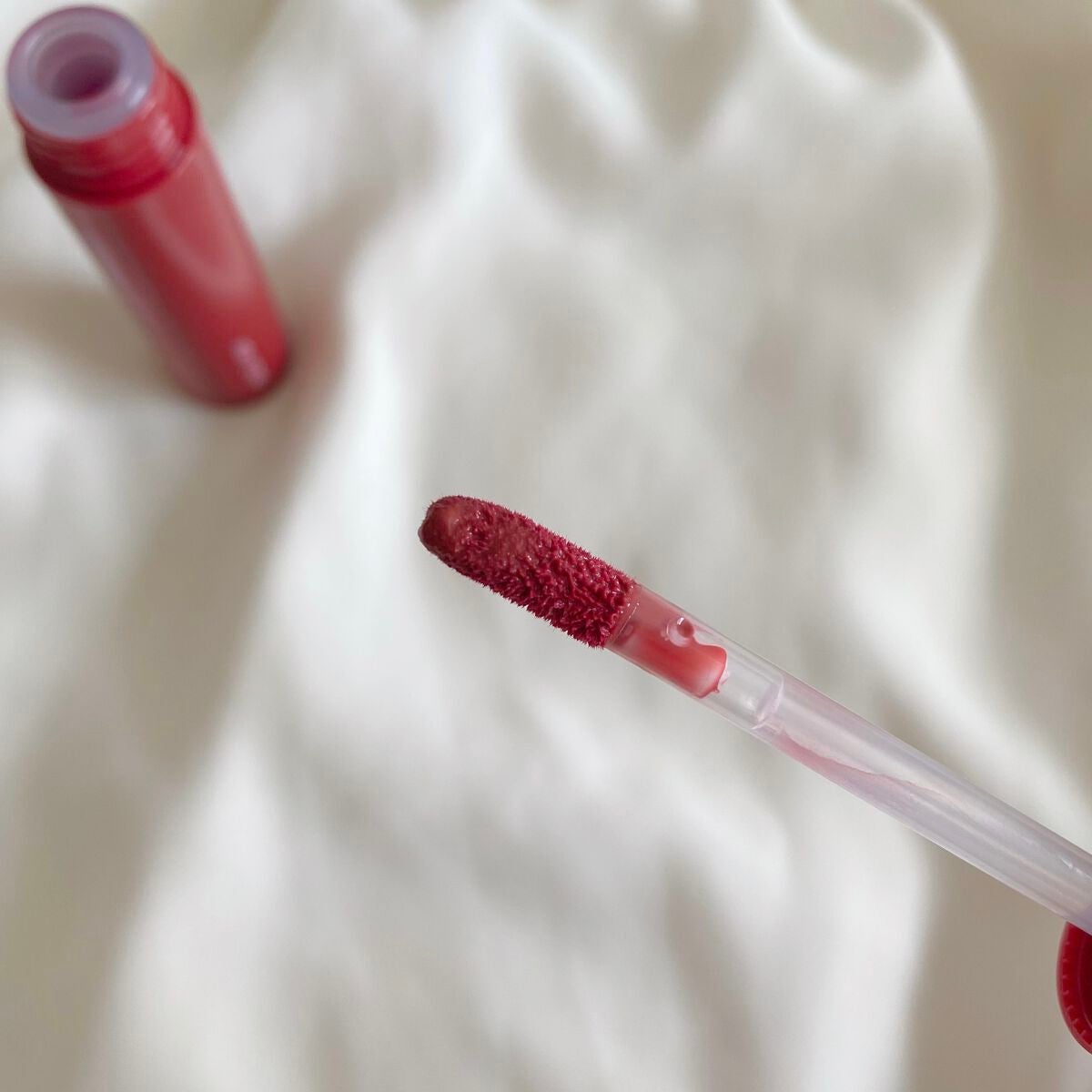 ジューシーラスティングティント/rom&nd/リップティントを使ったクチコミ(2枚目)