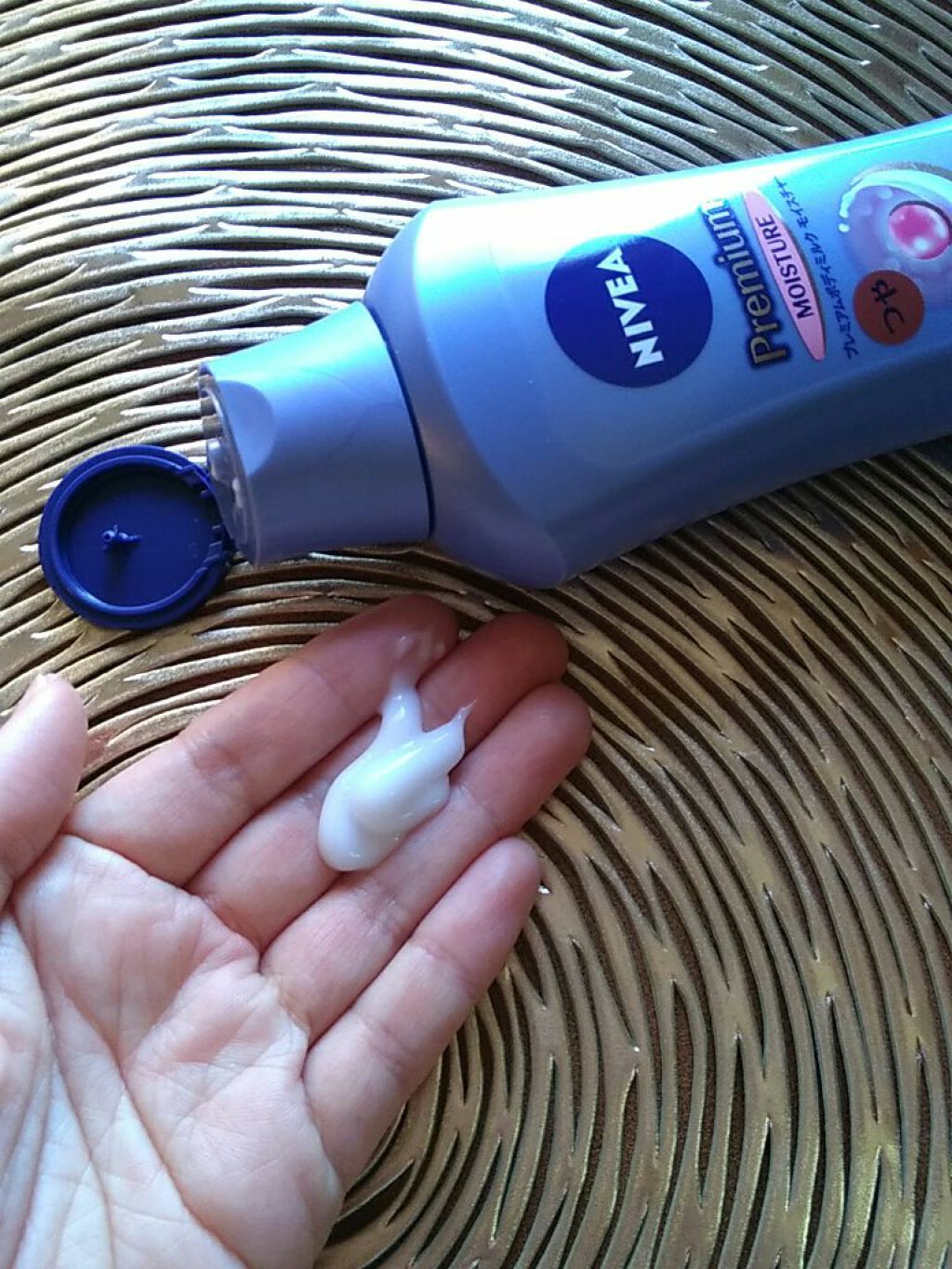 ニベア プレミアムボディミルク モイスチャー/ニベア/ボディミルクを使ったクチコミ(2枚目)