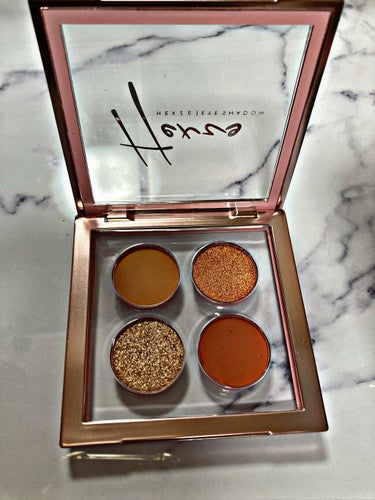 VAST NEBULA 4COLOR EYESHADOW PALETTE/HEXZE（ヘックスゼ）/アイシャドウパレットを使ったクチコミ（2枚目）