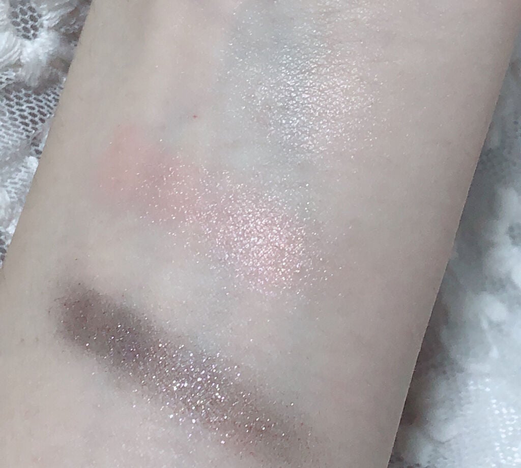 フローレスグロウ リッドテクスチャー アイシャドウ/CHICCA/アイシャドウパレットを使ったクチコミ(4枚目)