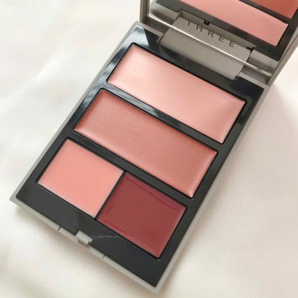 グローフリーダムパレットライジング/THREE/クリームハイライトを使ったクチコミ(1枚目)