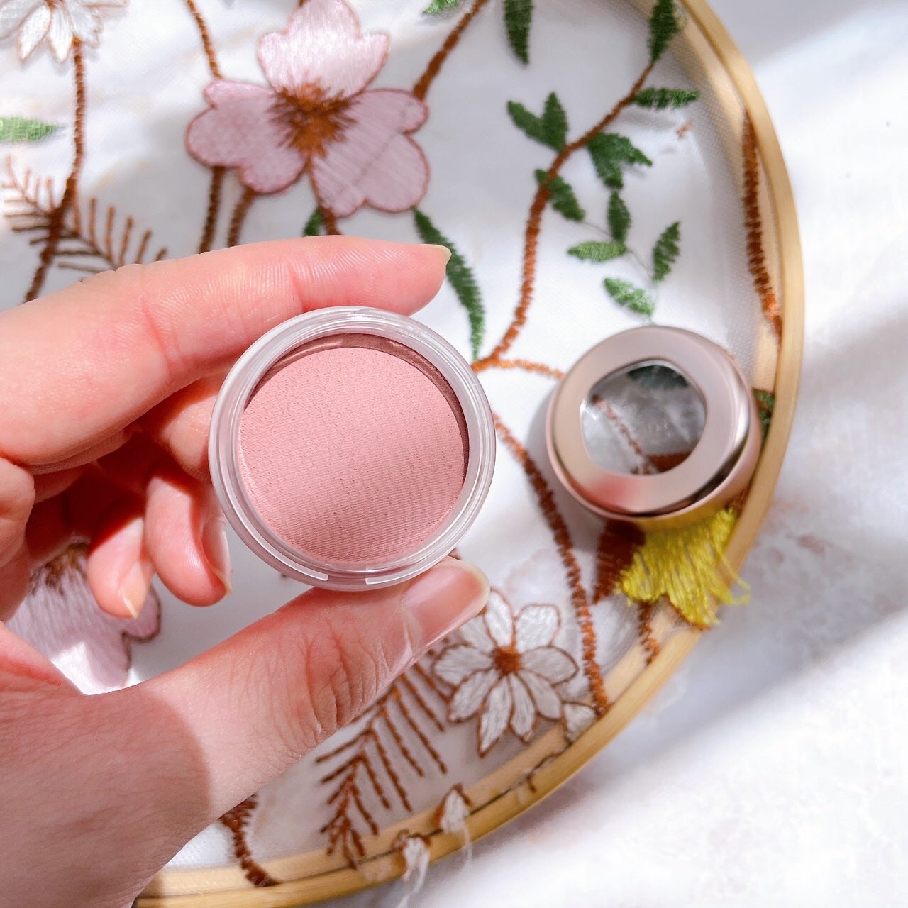 アイグロウジェム スキンシャドウ/DECORTÉ/ジェル・クリームアイシャドウを使ったクチコミ(4枚目)