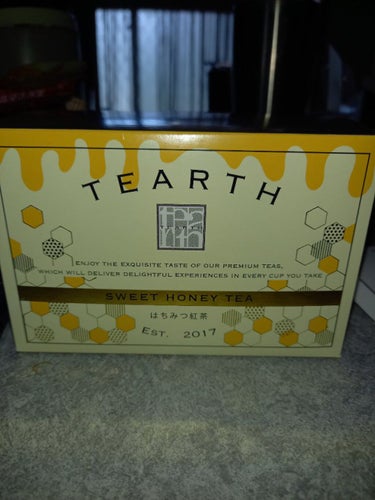 TEARTH SWEET HONEY TEA はちみつ紅茶🍯
はちみつの甘みがあり砂糖なしで飲めます。
飲みやすいし喉にも良さそうだし
ティーパックだし簡単に飲めてハマってます🍯
25枚入で798円(税