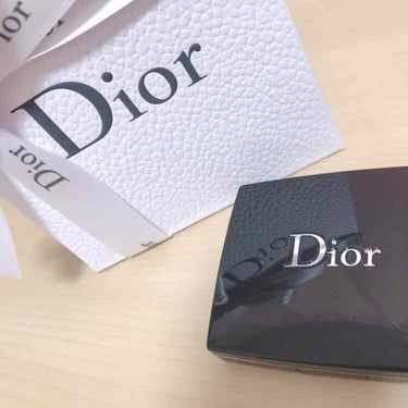 Dior サンククルール 887 スリル

ほかの買い物をしに行ったついでに
スリル残ってるのかなー？と言う軽い気持ちで
サンククルールのスリルってまだありますか？？
と聞いた私が馬鹿でした。
最終入荷