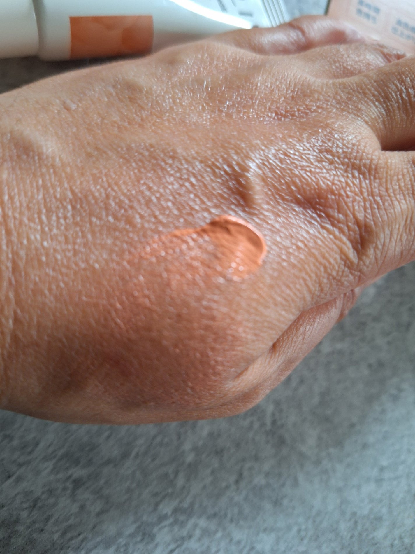 クロノビューティ カラーオンUV/アリィー/日焼け止めクリームを使ったクチコミ(2枚目)