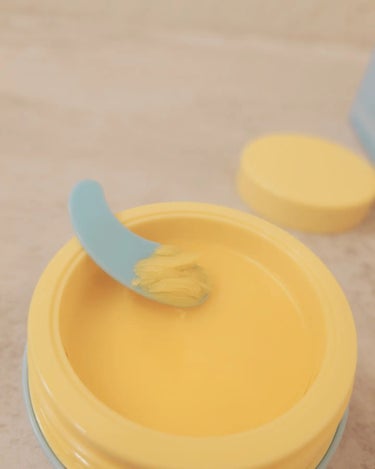 Dr.Viuum ブルーマンゴービタディープクレンジングバームのクチコミ「黄色と水色の可愛いパッケージは
クレンジングバーム❤

ドクタービウムブルーマンゴー ビタ デ.....」（3枚目）