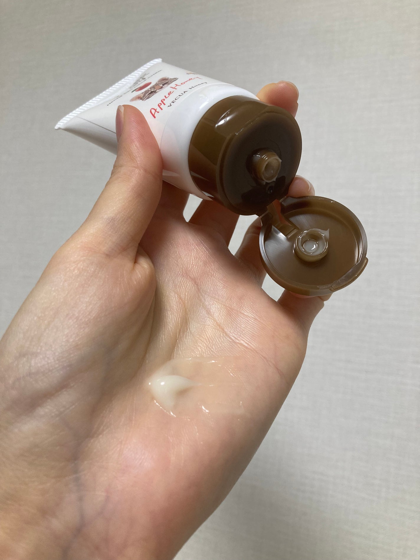 ワンダーハニー とろとろハンドクリーム アップルハニー/VECUA Honey/ハンドクリームを使ったクチコミ(5枚目)