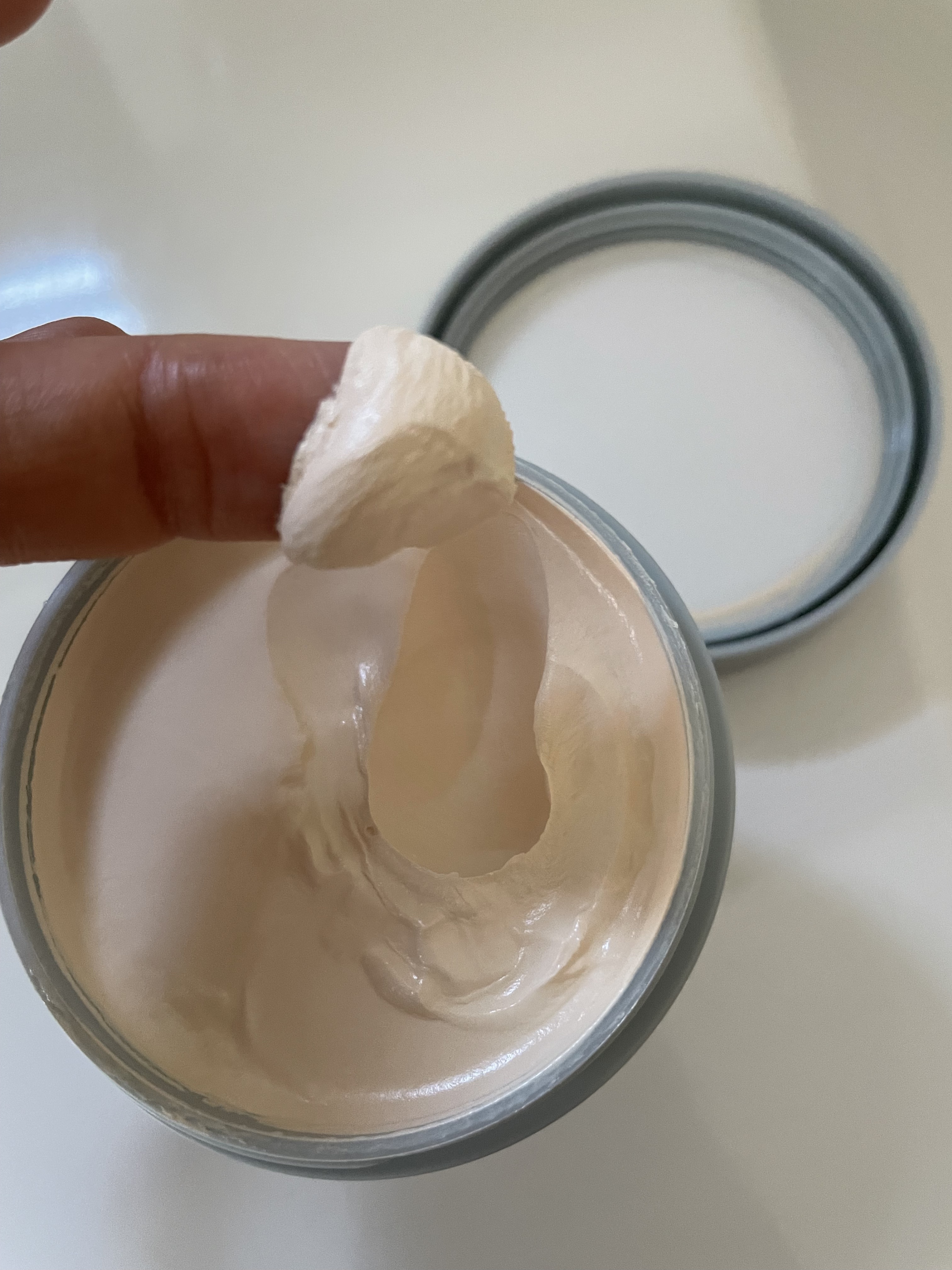 琉球のホワイトマリンクレイ洗顔石鹸 プルメリア＆リリーの香り/SuiSavon/洗顔フォームを使ったクチコミ（3枚目）