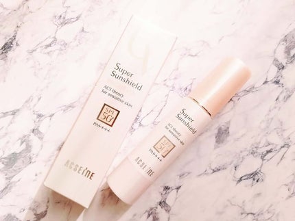 【皮膚科医監修】ニキビは日焼け止めで悪化する?ニキビ肌向けアイテム8選やおすすめの塗り方も紹介!