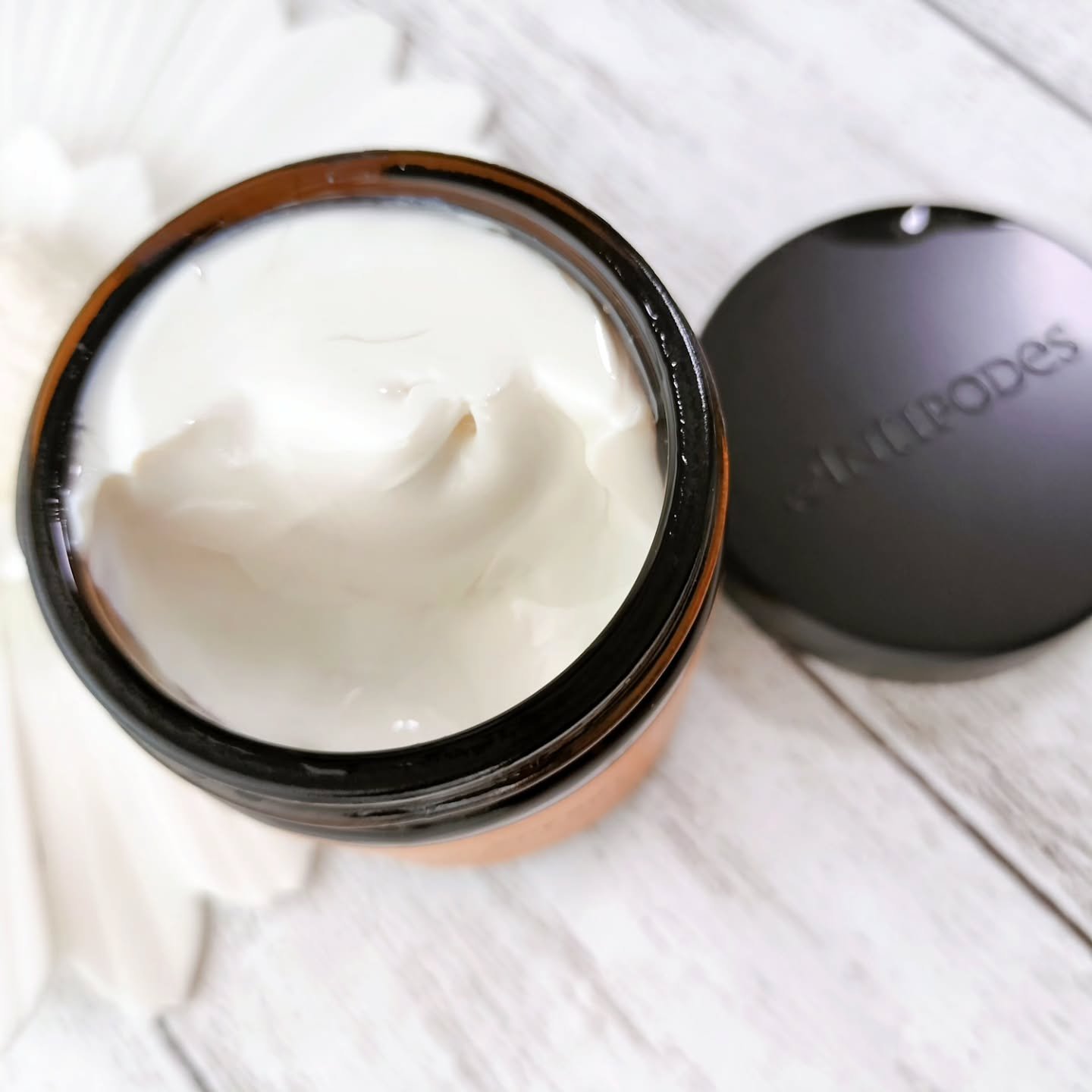 アンティポディース スーパーナチュラル SPF50＋ フェイシャル サンスクリーン/Antipodes/日焼け止めクリームを使ったクチコミ（2枚目）