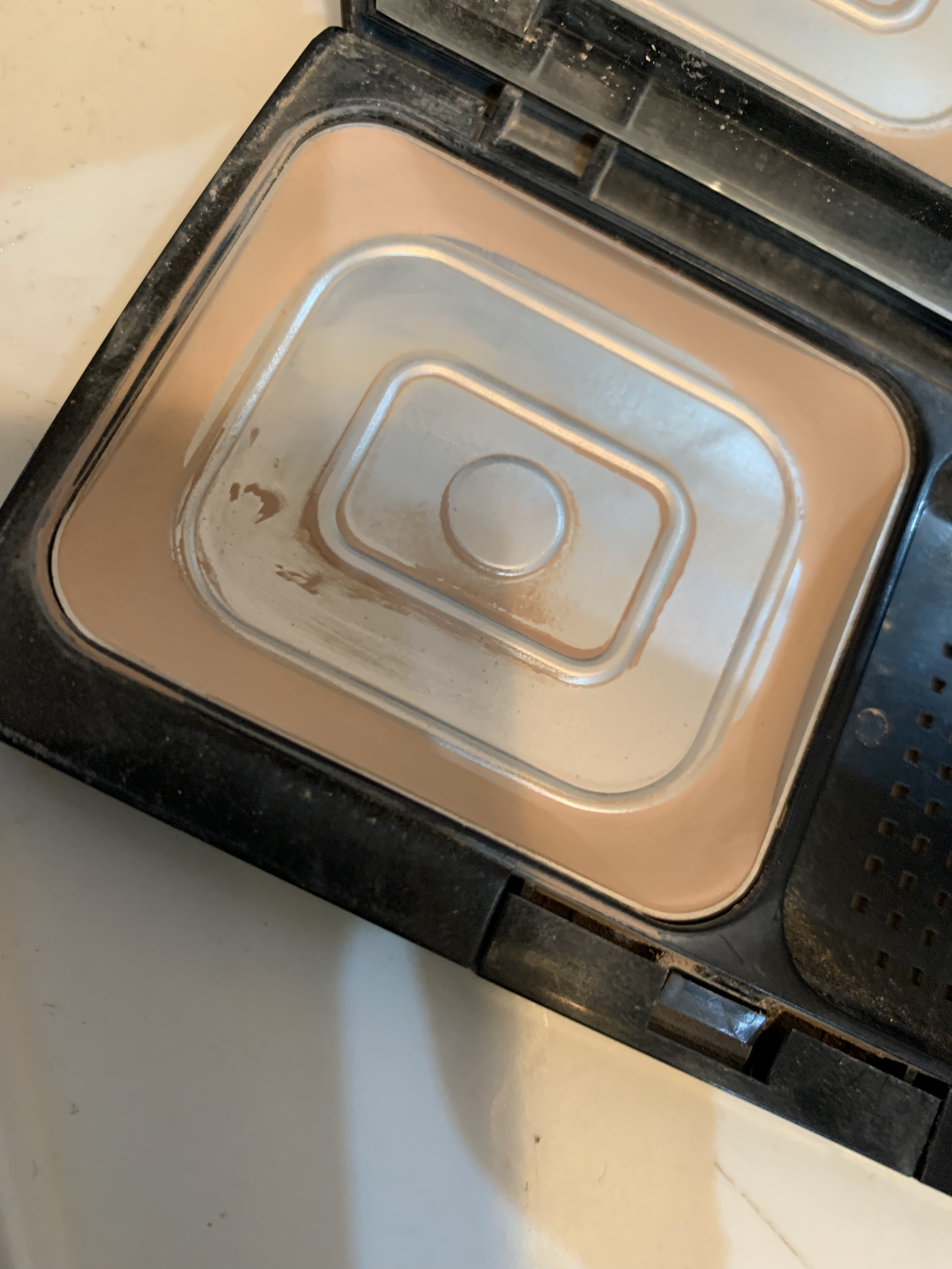 グロスフィルム ファンデーション 013(標準色)ピンクトーン：平均的な明るさの肌に/Koh Gen Do/パウダーファンデーションを使ったクチコミ（3枚目）