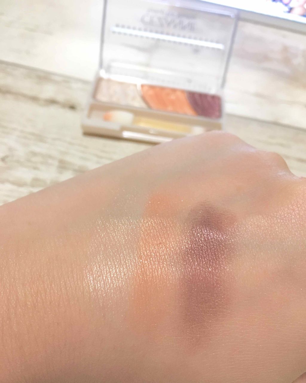 トーンアップアイシャドウ/CEZANNE/アイシャドウパレットを使ったクチコミ(3枚目)