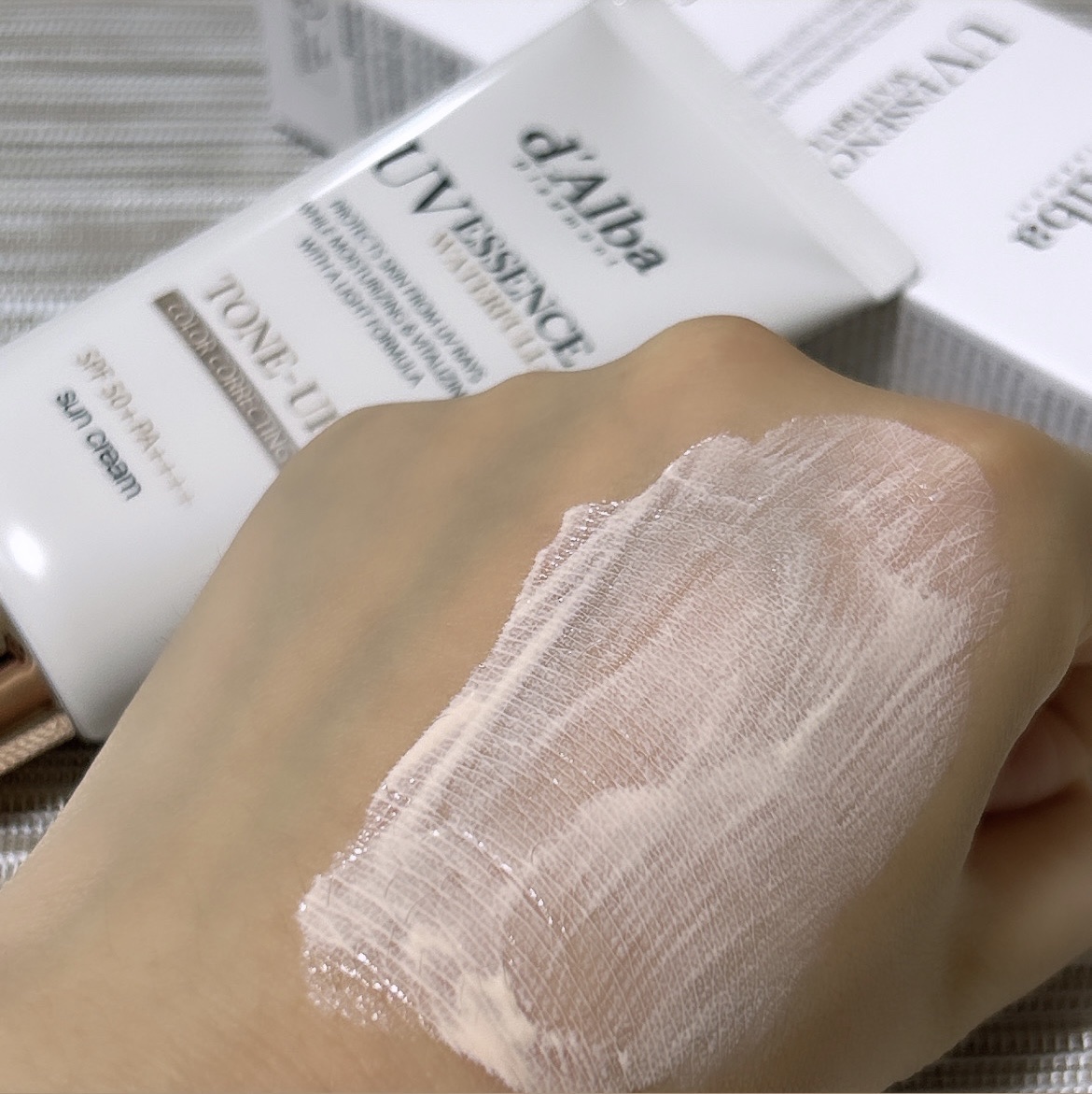 ウォータフルトーンアップサンクリーム/ダルバ/日焼け止めクリームを使ったクチコミ（3枚目）