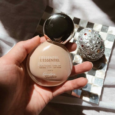 GUERLAIN ゲラン

L'ESSENTIEL レソンシエル
"美しい素肌&完璧な仕上がりを叶えるファンデーション"

¥7000

カラーは全部で10色
ほんのり香りあり

私はどんなファンデーシ