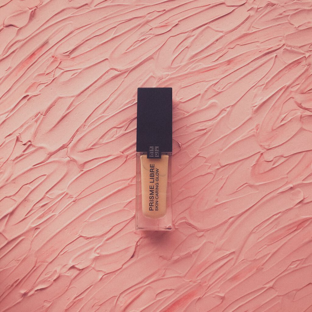 プリズム・リーブル・スキンケアリング・グロウ/GIVENCHY/リキッドファンデーションを使ったクチコミ(2枚目)